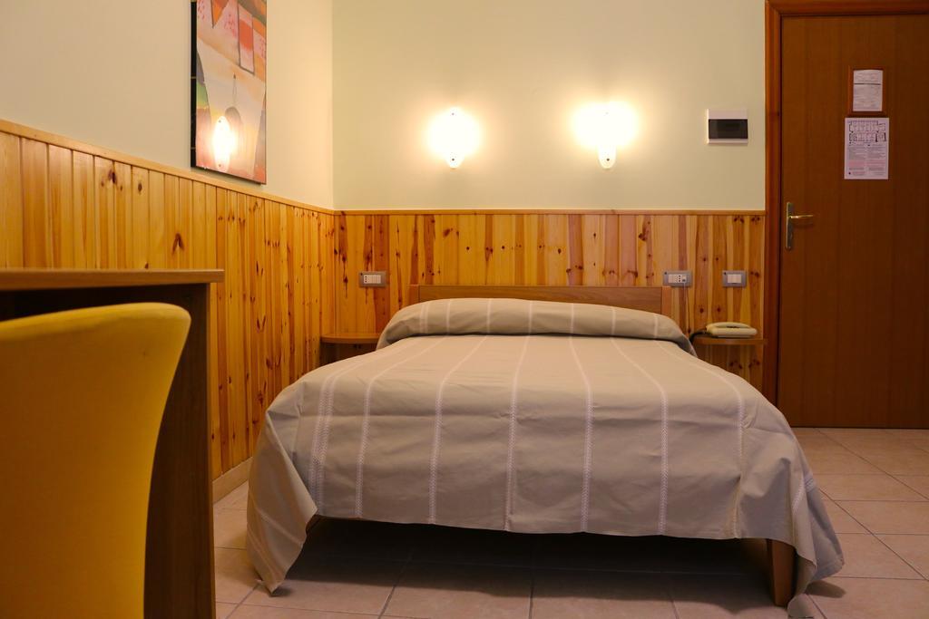 Tourist Hotel Ποτέντσα Εξωτερικό φωτογραφία