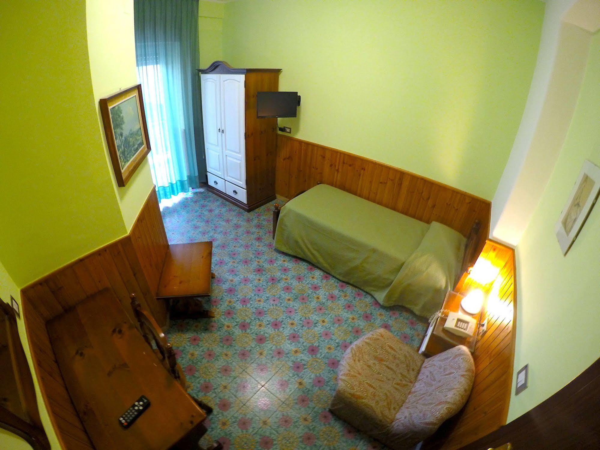 Tourist Hotel Ποτέντσα Εξωτερικό φωτογραφία